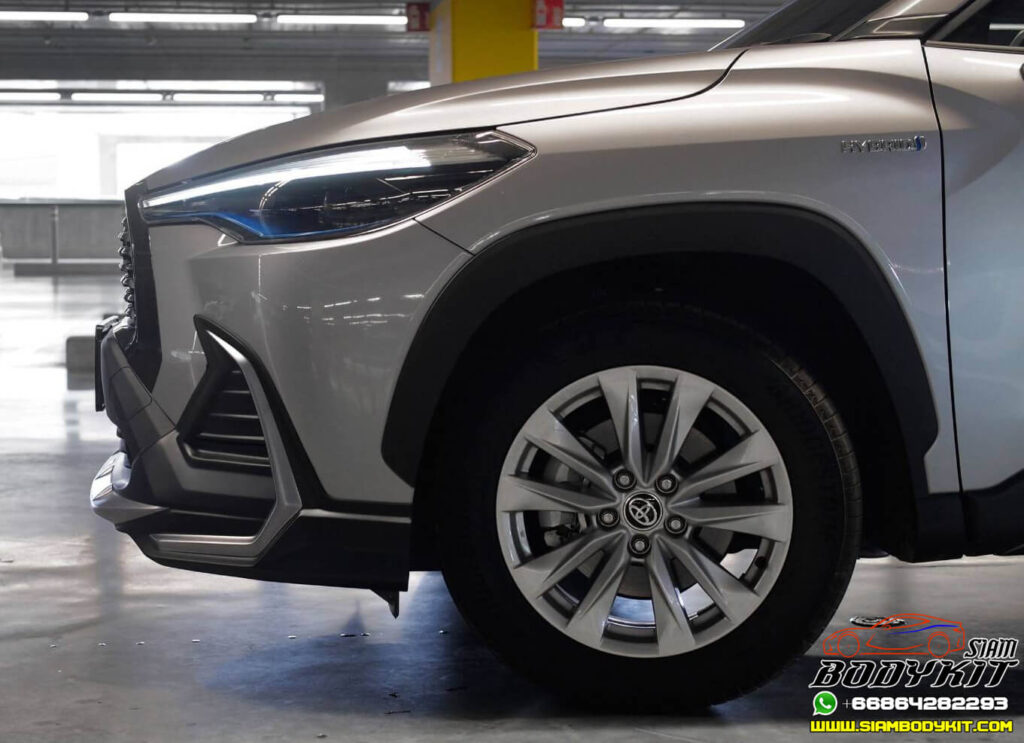 Set 8 pcs bodykit for Toyota Corolla CROSS (BLACK & SILVER BRONZE COLOR)