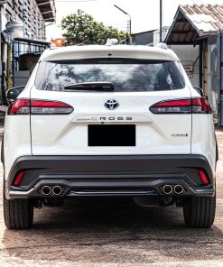 CR-X Bodykit for Toyota Corolla CROSS (BLACK COLOR WITH MIDNIGHT GREY LINE) - Image 3