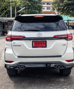 LGD-B Bodykit for Fortuner Legender (Glossy Black) - Image 10