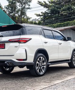 LGD-B Bodykit for Fortuner Legender (Glossy Black) - Image 9