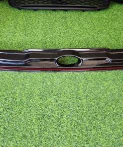 Middle spoiler with LED for Ford Everest 2023-2025 Next Gen (COLOR) - Image 4